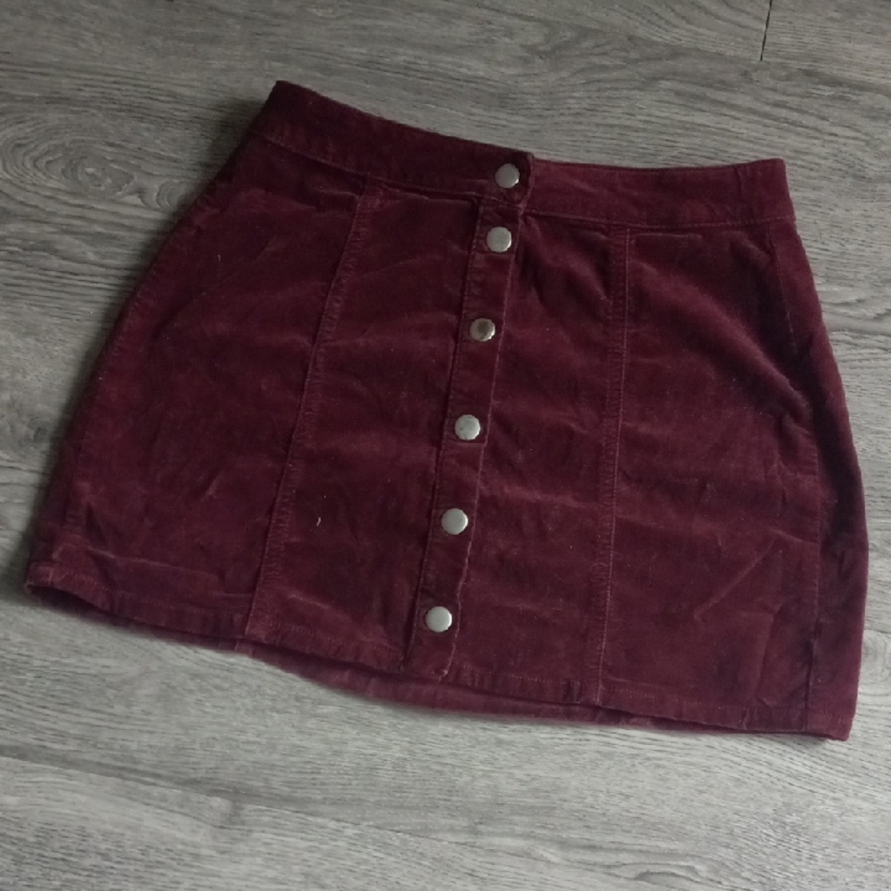 Women's Burgundy Skirt